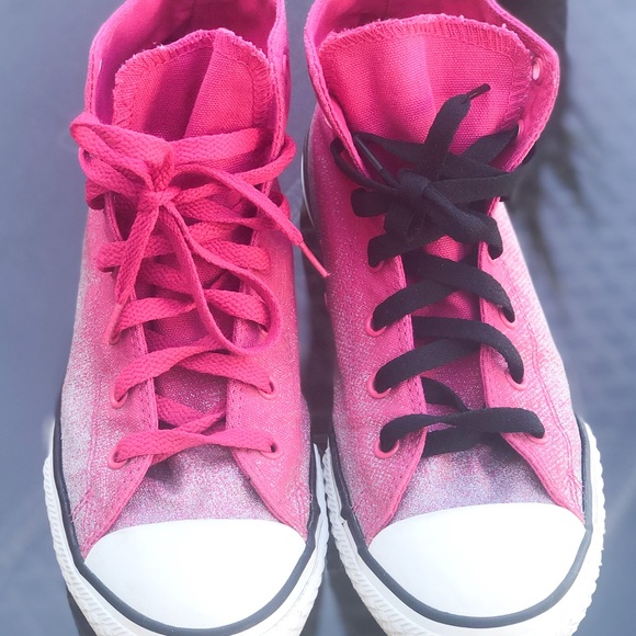 Converse “Chuck Taylor” Pink & Black High Top - Picture 3 of 5